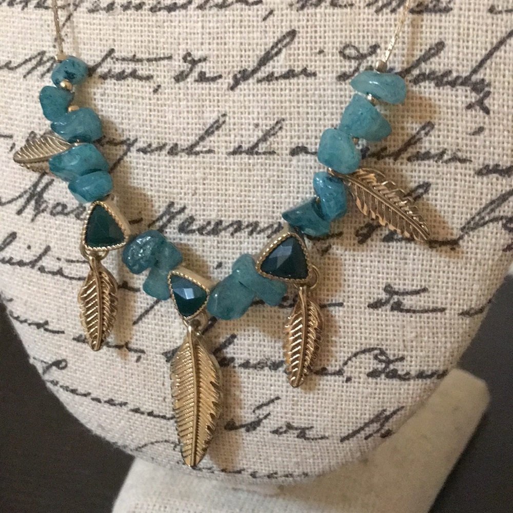 lFeather Stone Gold Necklace